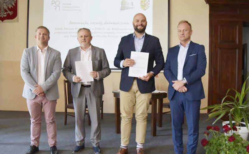 Agreement on Cooperation with Wołów County Signed